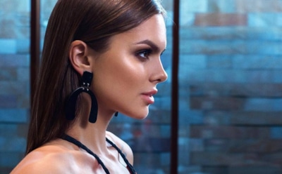 24-летняя Виктория Одинцова показала аппетитные формы на яхте