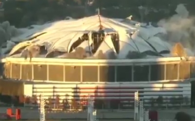 В США за несколько секунд снесли 70-тысячный стадион