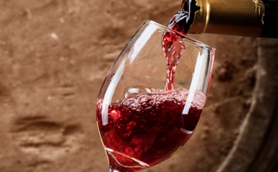 Ученые выяснили, какие эмоции вызывают разные типы алкоголя