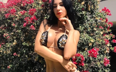 Гаянэ Багдасарян показала аппетитные формы в бассейне