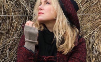 В Сети поразились сходству 50-летней Марии Шукшиной с ее дочерью