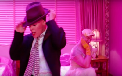 Ченнинг Татум снялся в женском платье в новом клипе Пинк