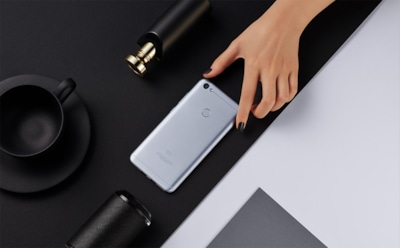 Xiaomi дает в подарок смарт-браслет Mi Band 2