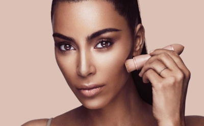 Ким Кардашьян обнажилась для рекламы собственной косметики