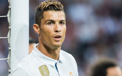 Криштиану Роналду впервые показал лицо новорожденной дочери