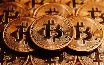 Курс биткоина к доллару и рублю: динамика и прогнозы