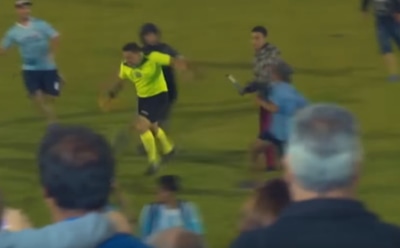 В Аргентине фанаты избили арбитра во время матча