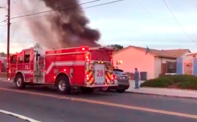 В США самолет при посадке протаранил жилой дом