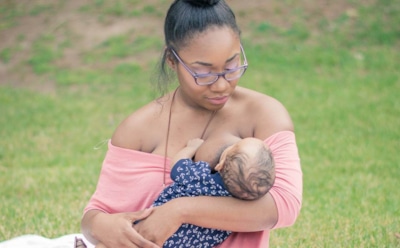 Темнокожие американки обнажились из-за проблемы кормления грудью