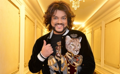 Киркоров прошелся по улицам Нью-Йорка в толстовке Гнойного