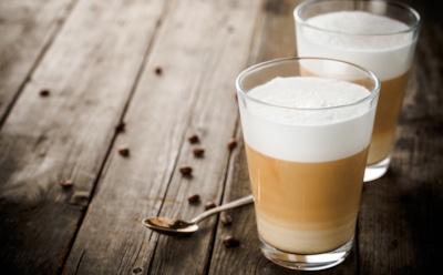 Ученые раскрыли секрет устойчивого разделения слоев в латте