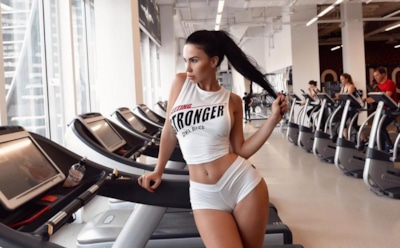 Гаянэ Багдасарян опубликовала фото в одних туфлях