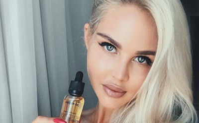 Мария Погребняк проехалась в метро в прозрачном платье