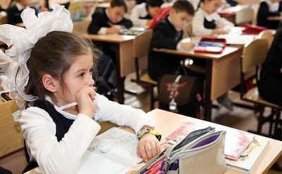 В Госдуме предложили продлить обучение в школе на один год