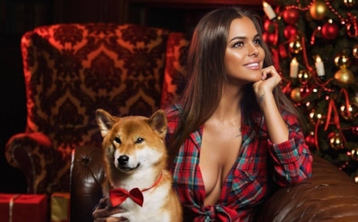 Виктория Одинцова показала упругие ягодицы в мини-бикини