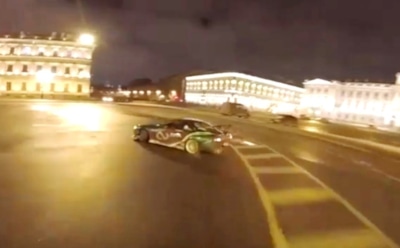 «Богатые русские детки» устроили дрифт вокруг Исаакиевского собора