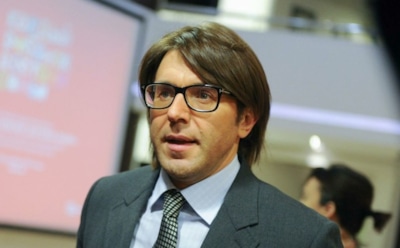 Малахов поможет женщине, которой муж отрубил кисти рук