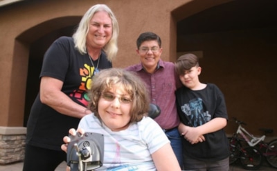 Американская семья вместе с детьми сменила пол