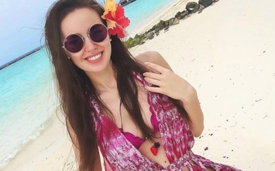 Анастасия Костенко порадовала поклонников фото в розовом купальнике