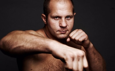 США поздравили с Рождеством снимком нокаутированного Емельяненко