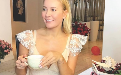 Елена Летучая показала соблазнительную фигуру в черном купальнике