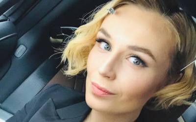 Полина Гагарина спела в соблазнительном платье для поклонников