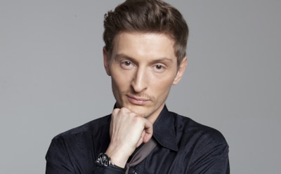 Резидент Comedy Club Павел Воля побрился налысо