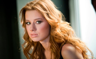 В Сети появилось фото Юлии Савичевой с ожогами на лице