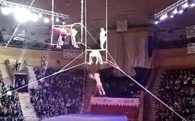 В цирке Гомеля зрители засняли на видео падение воздушной гимнастки