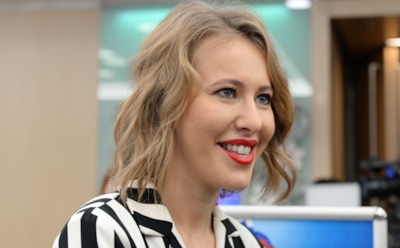 Собчак присоединилась к дискуссии Шнурова и Слепакова о песне «Пять минут назад»