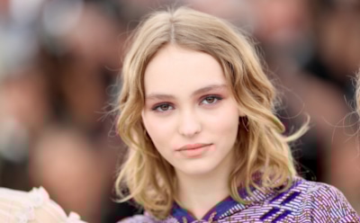 Лили-Роуз Депп продемонстрировала пляжное фото топлес