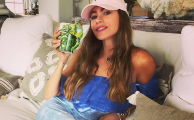 45-летняя София Вергара показала роскошную фигуру в купальнике