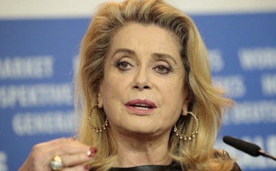 Катрин Денев извинилась за поддержку мужчин в секс-скандале в Голливуде