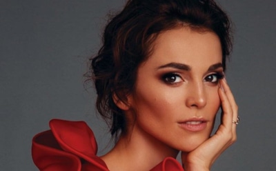 Сати Казанова приняла участие в фотосессии топлес