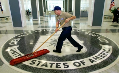 Британский школьник получил секретные данные, выдав себя за главу ЦРУ