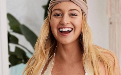 27-летняя Искра Лоуренс вышла в свет без нижнего белья