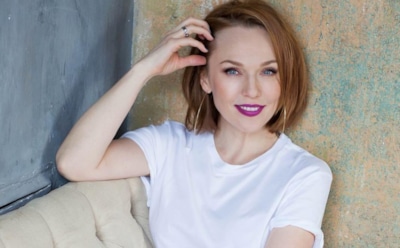 Альбина Джанабаева примерила откровенный наряд для фотосессии