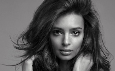 Эмили Ратаковски выложила обнаженное фото и сразу удалила его