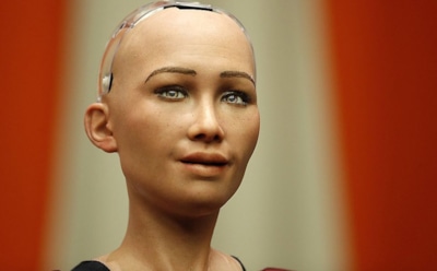 Робот София сломалась из-за вопроса о коррупции в Украине