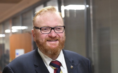 Милонов призвал наказать геев за регистрацию брака в России