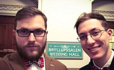 На москвичей, поставивших в паспорта штампы об однополом браке, завели дело