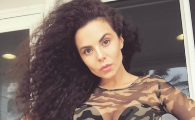 Настя Каменских показала изящную фигуру в соблазнительных леггинсах