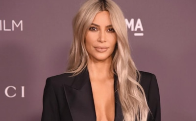 37-летняя Ким Кардашьян снялась топлес в одной шубе