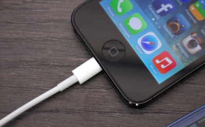 В Подмосковье школьница умерла от поражения током при зарядке смартфона в ванной