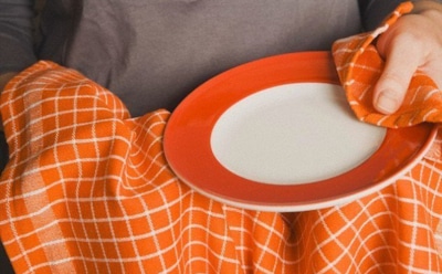 Ученые: в кухонных полотенцах бактерий больше, чем в унитазе