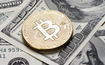 Курс биткоина к доллару рухнул ниже $9 тыс