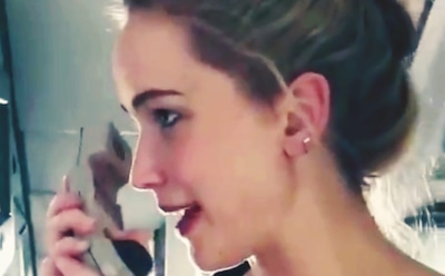 Дженнифер Лоуренс разозлила пассажиров самолета футбольной кричалкой