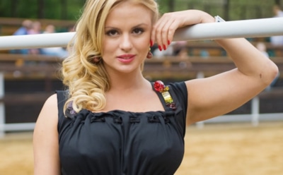 Анна Семенович опубликовала пикантное постельное фото