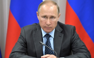 Путин признался, что еще не обзавелся смартфоном