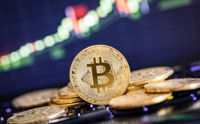 Курс биткоина к доллару растет после продолжительного спада